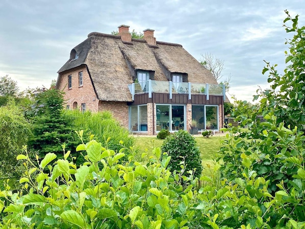 House (Große Lachmöwe) | Exterior