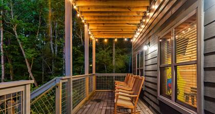Luxury Cabin nestled in the highly sought after Cottages at the Glades