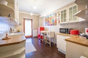 Fridge, microwave, oven, stovetop - Sorrento centre Home with amazing view terraces (Sorrento)