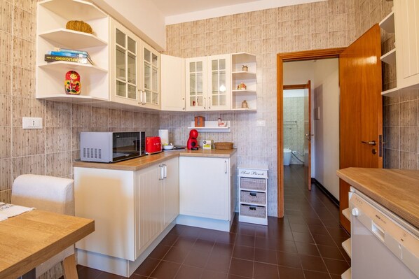 Private kitchen - Sorrento centre Home with amazing view terraces (Sorrento)