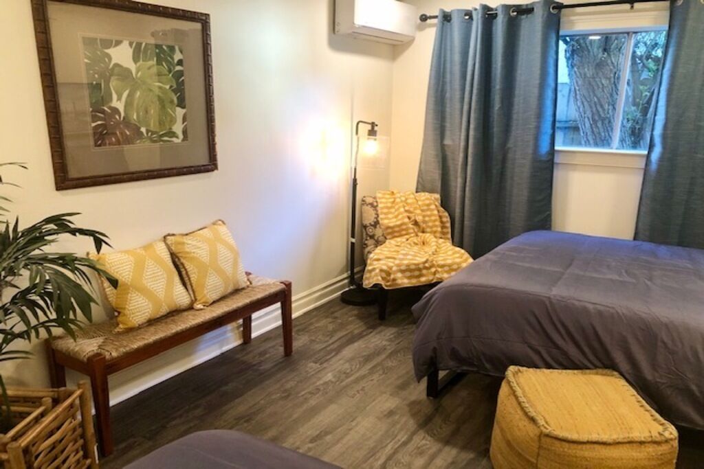 The Islander: A Beautiful Bahamian retreat next to Newport Beach