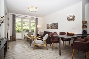 Télévision, chaîne hi-fi