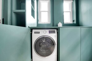 Interior - Newly refurbished Marylebone 1BR, 5 mins to Bond St Tube, by Blueground (London)