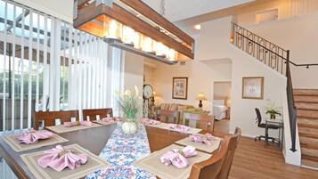 Rumah, 5 kamar tidur | Makan di kamar