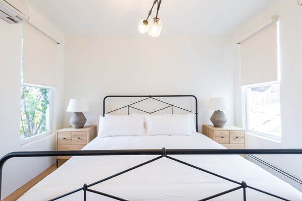 1 bedroom, desk, iron/ironing board, WiFi