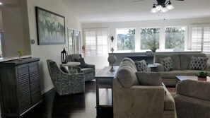 TV, fireplace, offices - Vista View Retreat Su (Ruidoso)