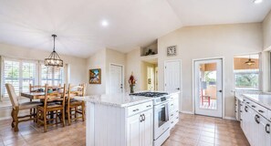 Fridge, microwave, oven, stovetop - Vista View |  Remodeled • Shuffleboard • Sleeps 8 (Ruidoso)