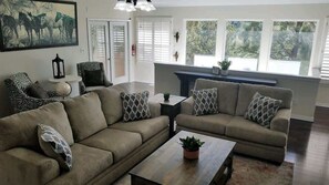 TV, fireplace, offices - Vista View Retreat Su (Ruidoso)