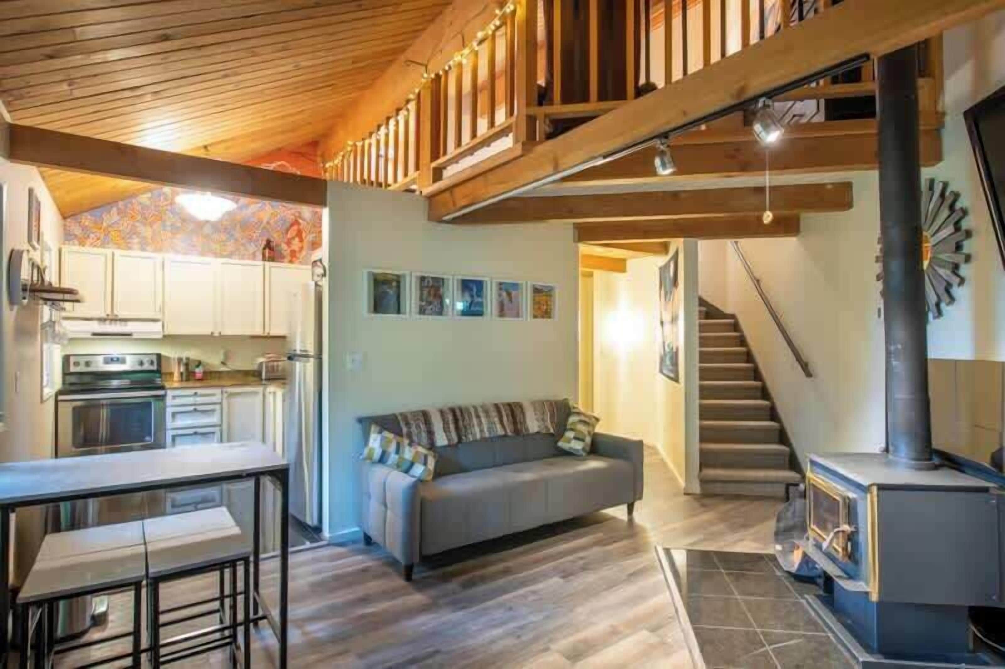 Flat-screen TV, fireplace