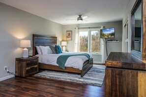 4 soveværelser, skrivebord, strygejern/strygebræt, Wi-Fi