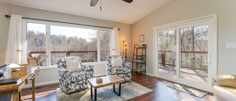 Televisión, chimenea, videojuegos y futbolito