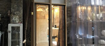 Canal-view Studio Sleeps 2 - Pets welcome - WiFi