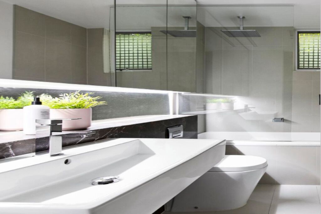 Sophisticated living in a Luxurious Complex with Opulent contemporary style — image 14