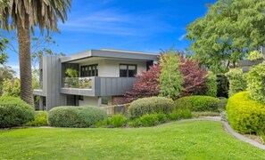 Exterior - Sophisticated living in a Luxurious Complex with Opulent contemporary style (Melbourne)