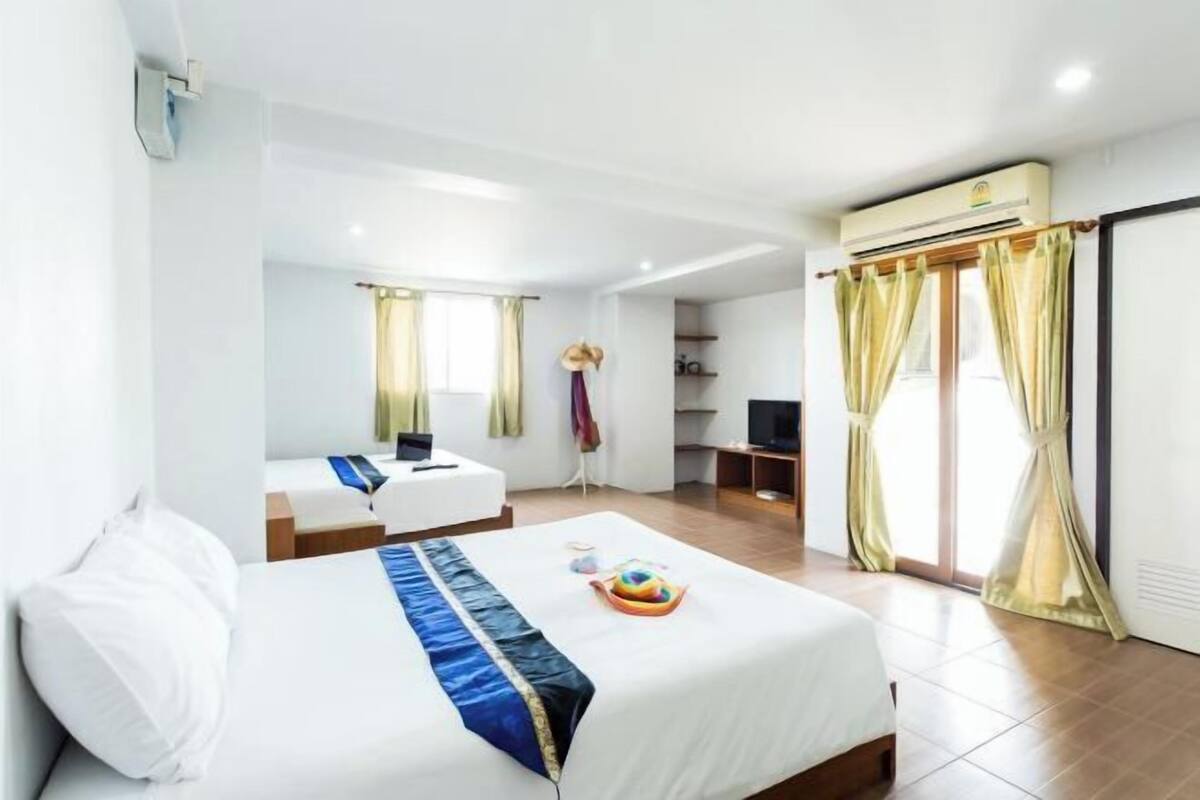 1 quarto, escrivaninha, ferros/tábuas de passar roupa, Wi-Fi de cortesia