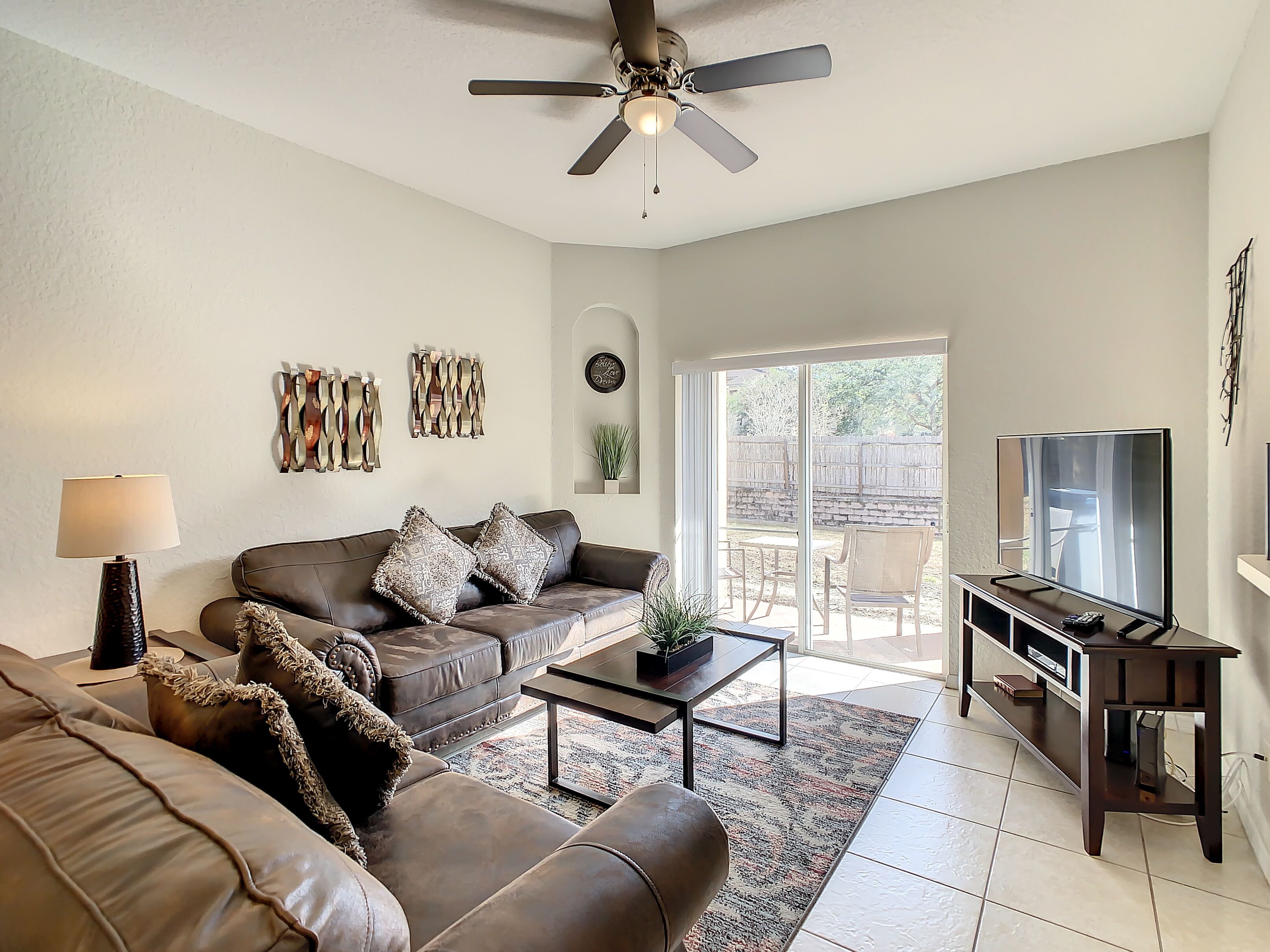 Charming & Cozy Getaway! 3Bedroom Townhome in Luxury Resort + Lazy River 