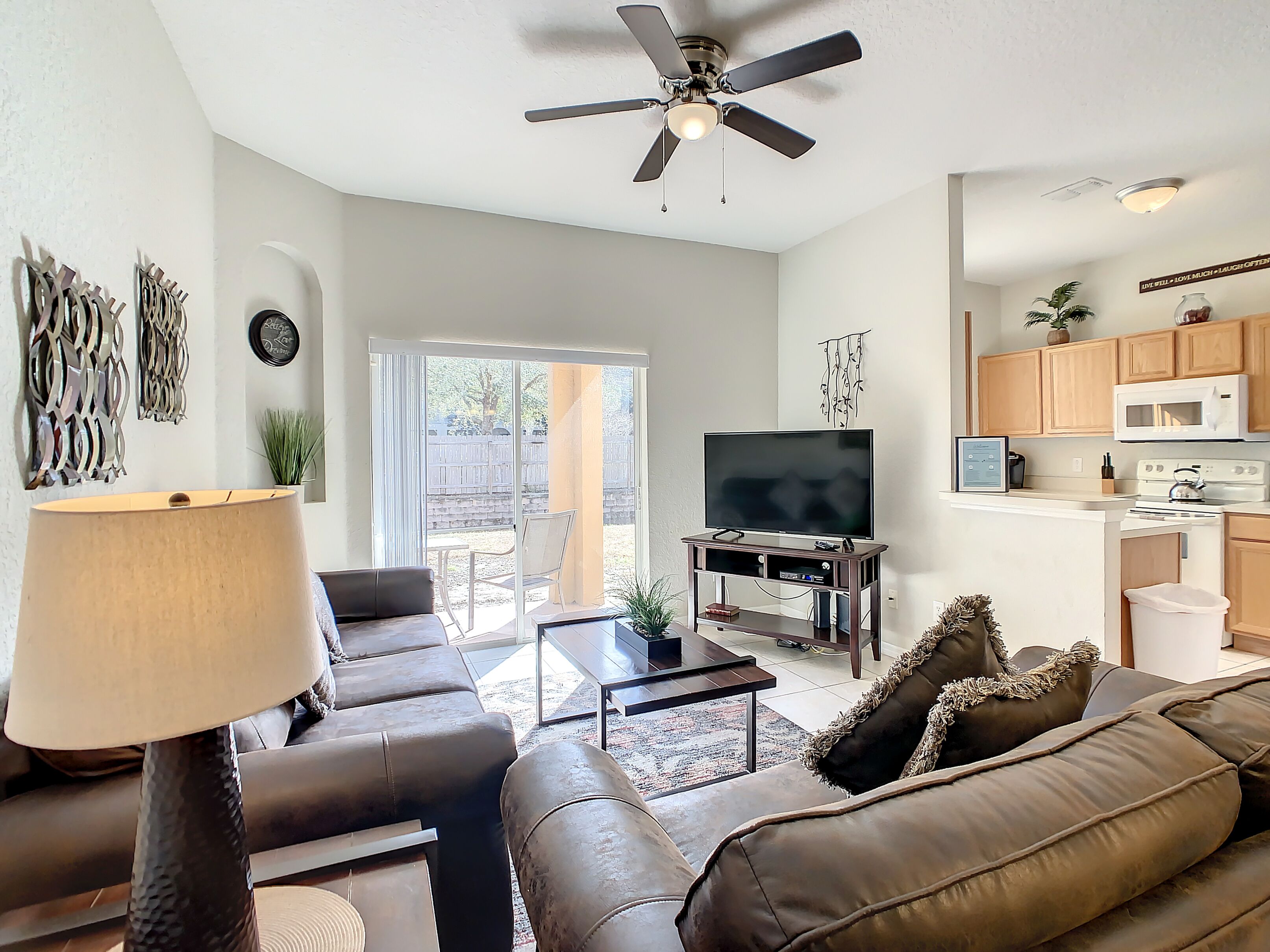 Charming & Cozy Getaway! 3Bedroom Townhome in Luxury Resort + Lazy River 