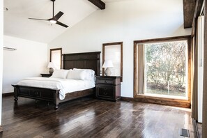 4 chambres, fer et planche à repasser, Wi-Fi gratuit, draps fournis