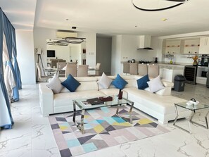 羽绒被、记忆海绵床垫、客房内保险箱、特色装修