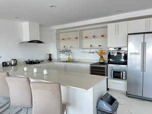 行政顶层房 | 浴室 | 免费洗浴用品、吹风机、浴袍、拖鞋