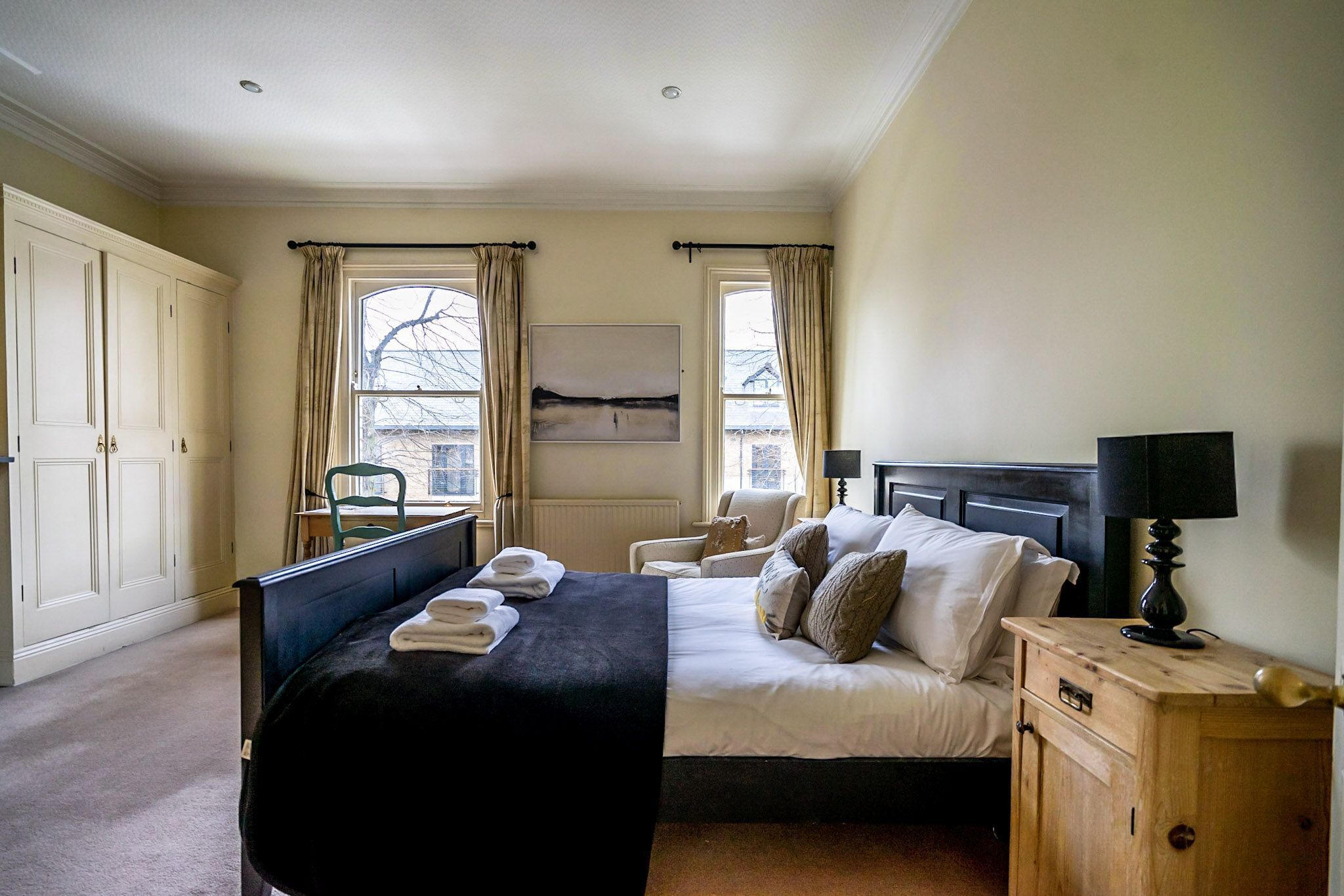 3 bedrooms, iron/ironing board, internet