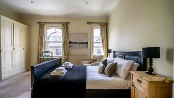 3 bedrooms, iron/ironing board, internet