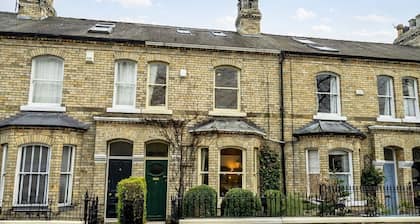 7 St John's Crescent - a family break that sleeps 6 guests in 3 bedrooms