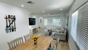 TV connectée, table de tennis de table