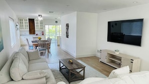 Smart TV, table tennis