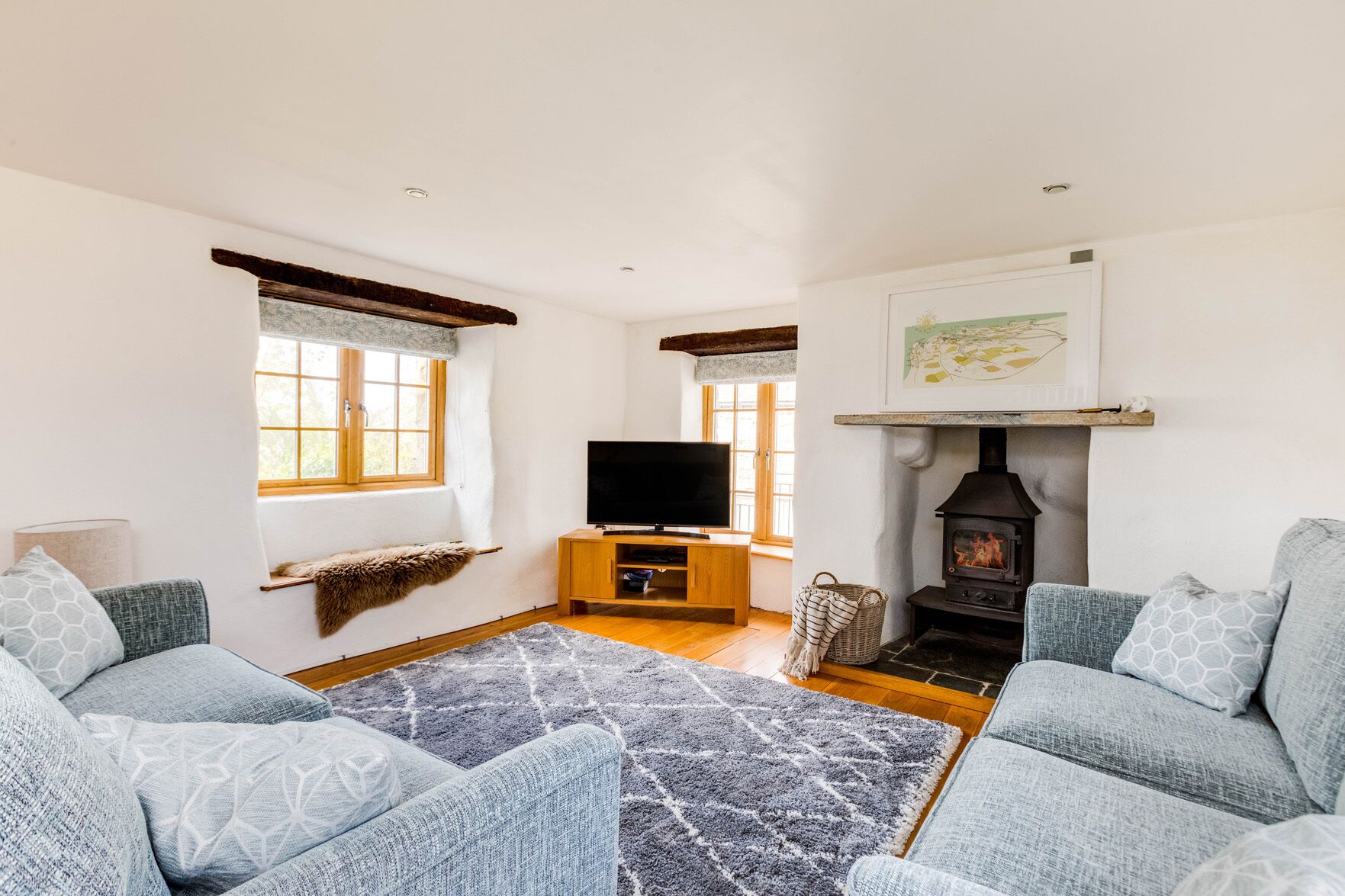 DINGLES COTTAGE, pet friendly in Rock