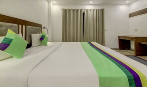 1 bedroom, iron/ironing board