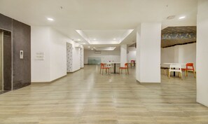 Dining - Treebo The Kings Plaza (New Delhi)