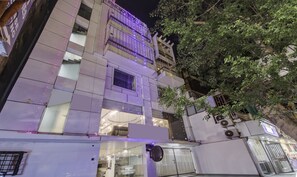 Exterior - Treebo The Kings Plaza (New Delhi)