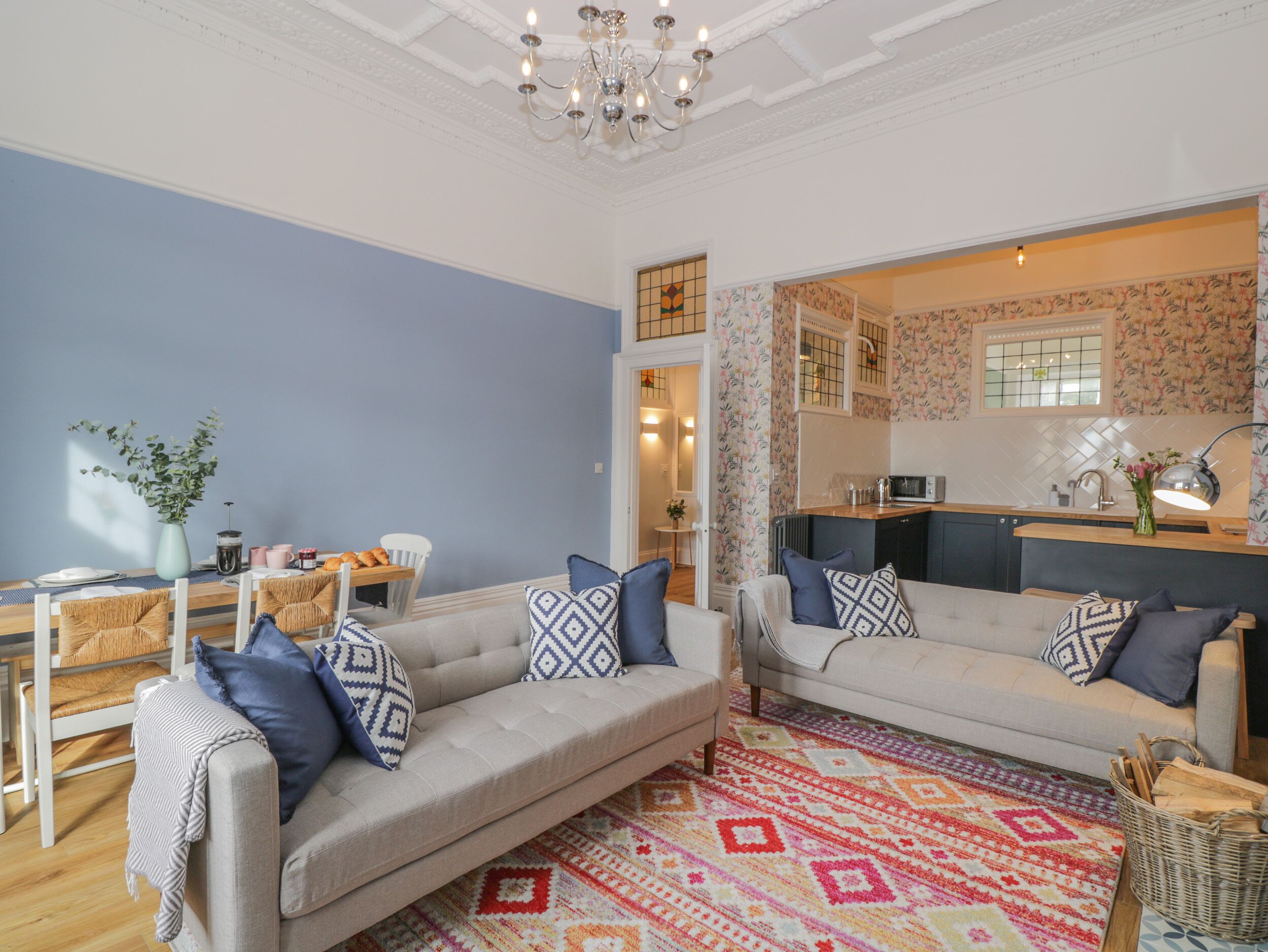 2 BELGRAVIA MANSIONS, family friendly in Weston-Super-Mare