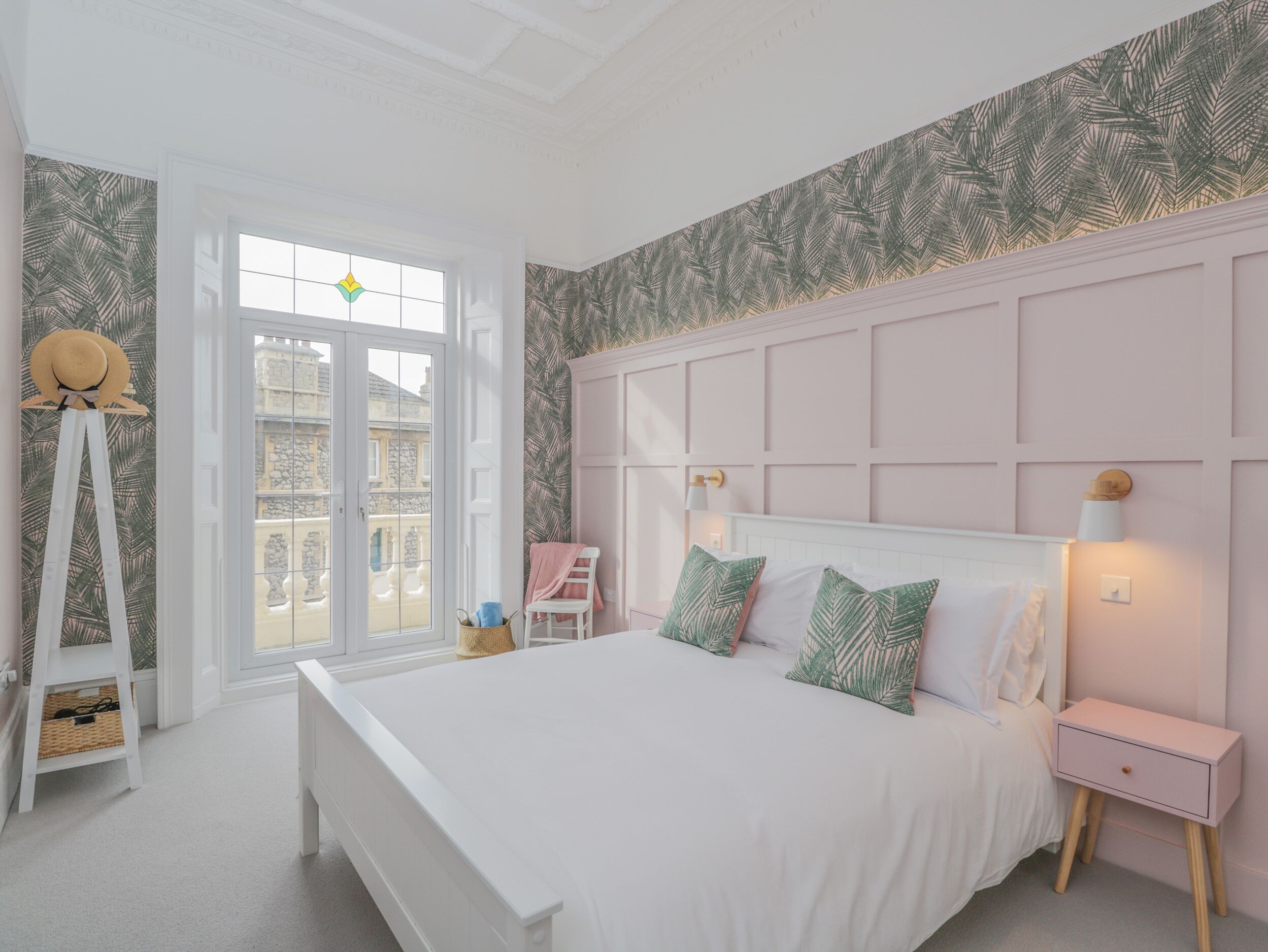 2 BELGRAVIA MANSIONS, family friendly in Weston-Super-Mare