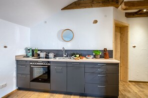 Kühlschrank, Ofen, Herdplatte, Geschirrspüler