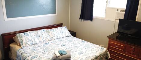 2 bedrooms, iron/ironing board, travel cot, free WiFi