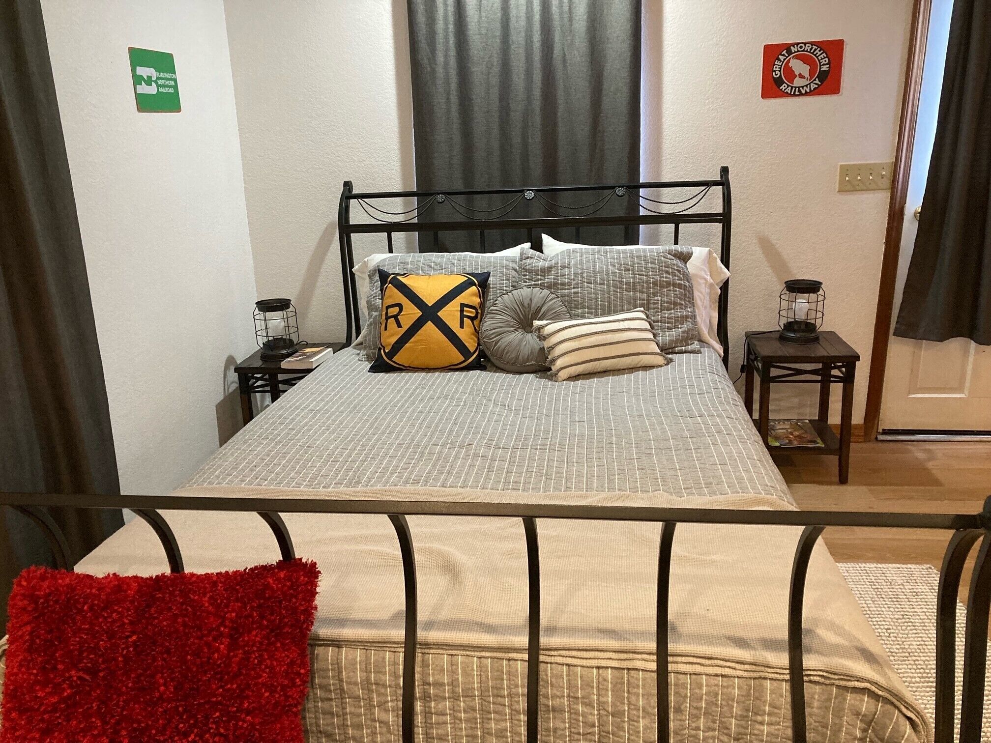 Private B&B Suite in the Heart of the Hills!