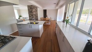 Fridge, microwave, oven, stovetop - Rural luxury, Margaret River (Witchcliffe)