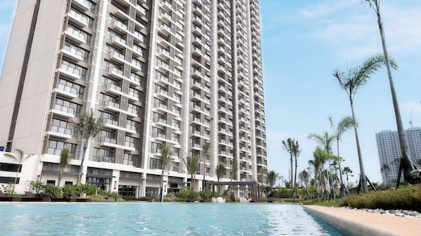 2 outdoor pools - MORITZ INN BSD (Pagedangan)