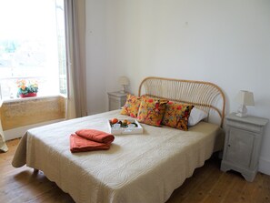 5 Schlafzimmer, Bügeleisen/Bügelbrett, kostenloses WLAN, Bettwäsche