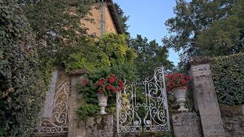 Enceinte de lâhĂ©bergement