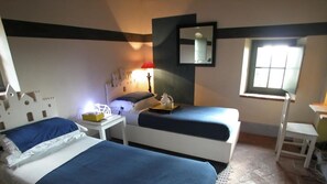 5 bedrooms, iron/ironing board, WiFi