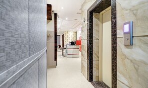 Elevator - Itsy Hotels Unique (Amritsar)