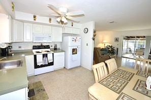 Fridge, oven, stovetop, coffee/tea maker