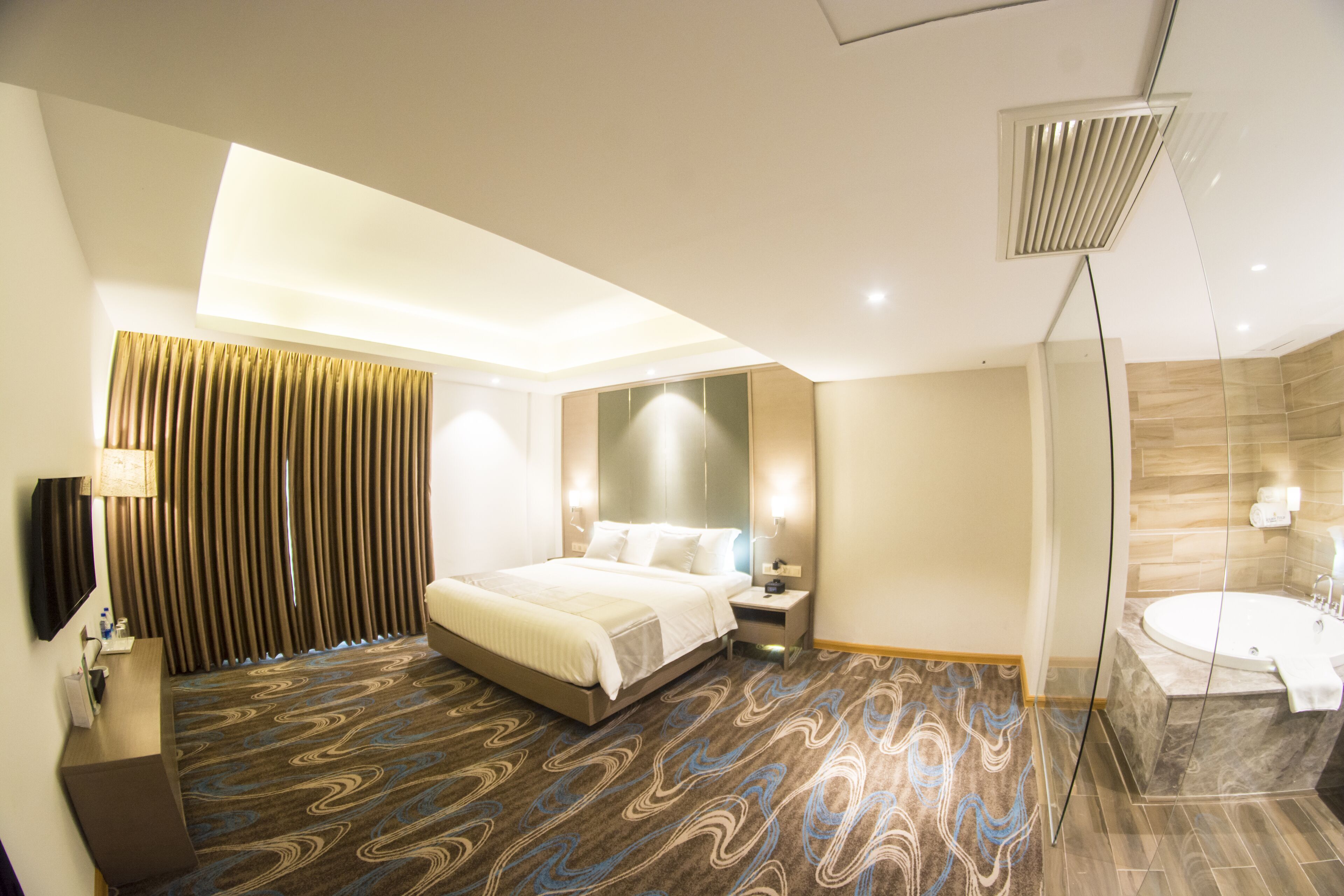 Premium bedding, down duvets, minibar, in-room safe