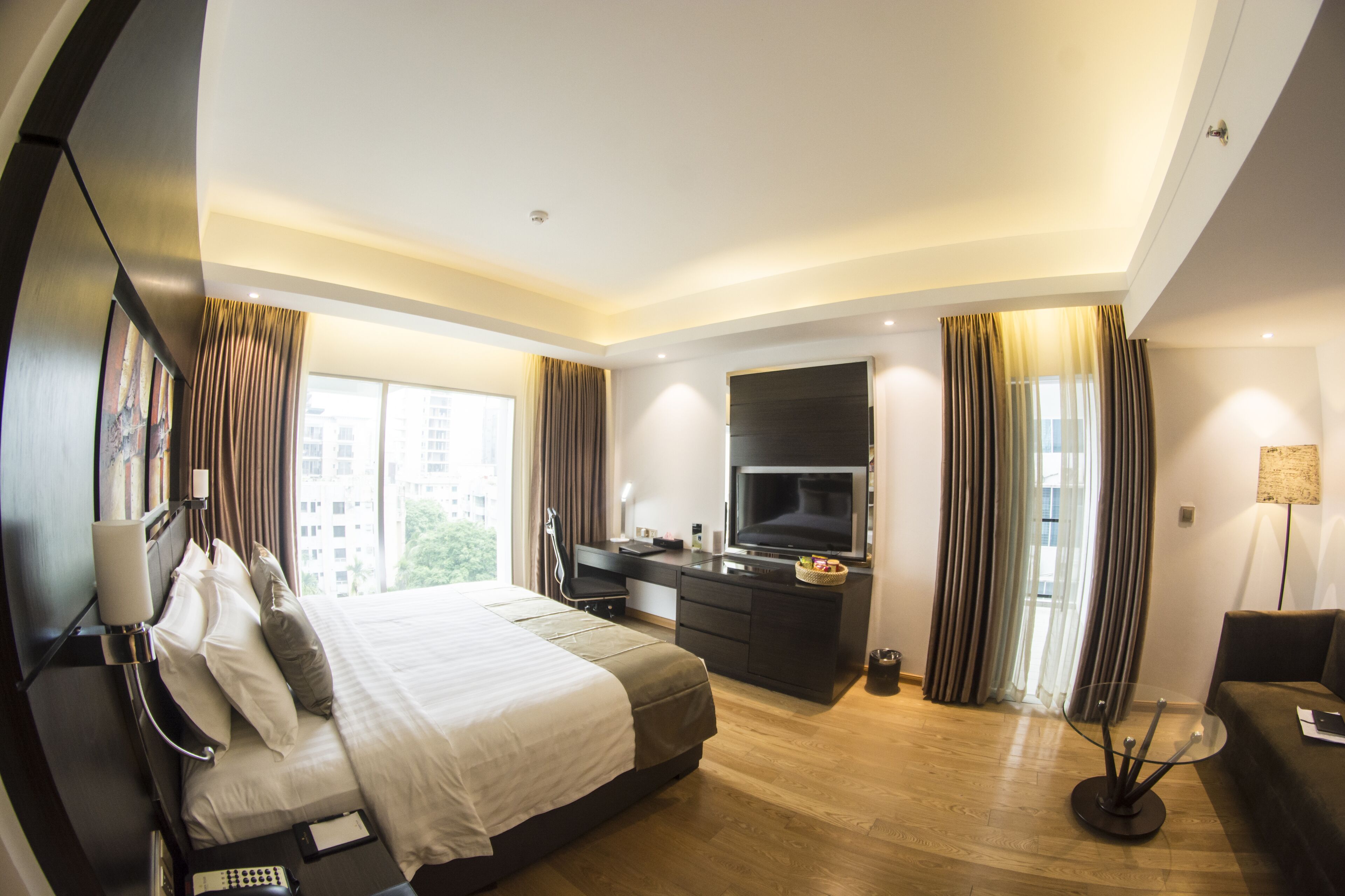 Estudio superior, 1 habitación, vista a la ciudad | Ropa de cama de alta calidad, edredón y minibar 