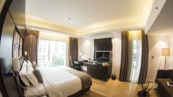 Estudio superior, 1 habitación, vista a la ciudad | Ropa de cama de alta calidad, edredón y minibar