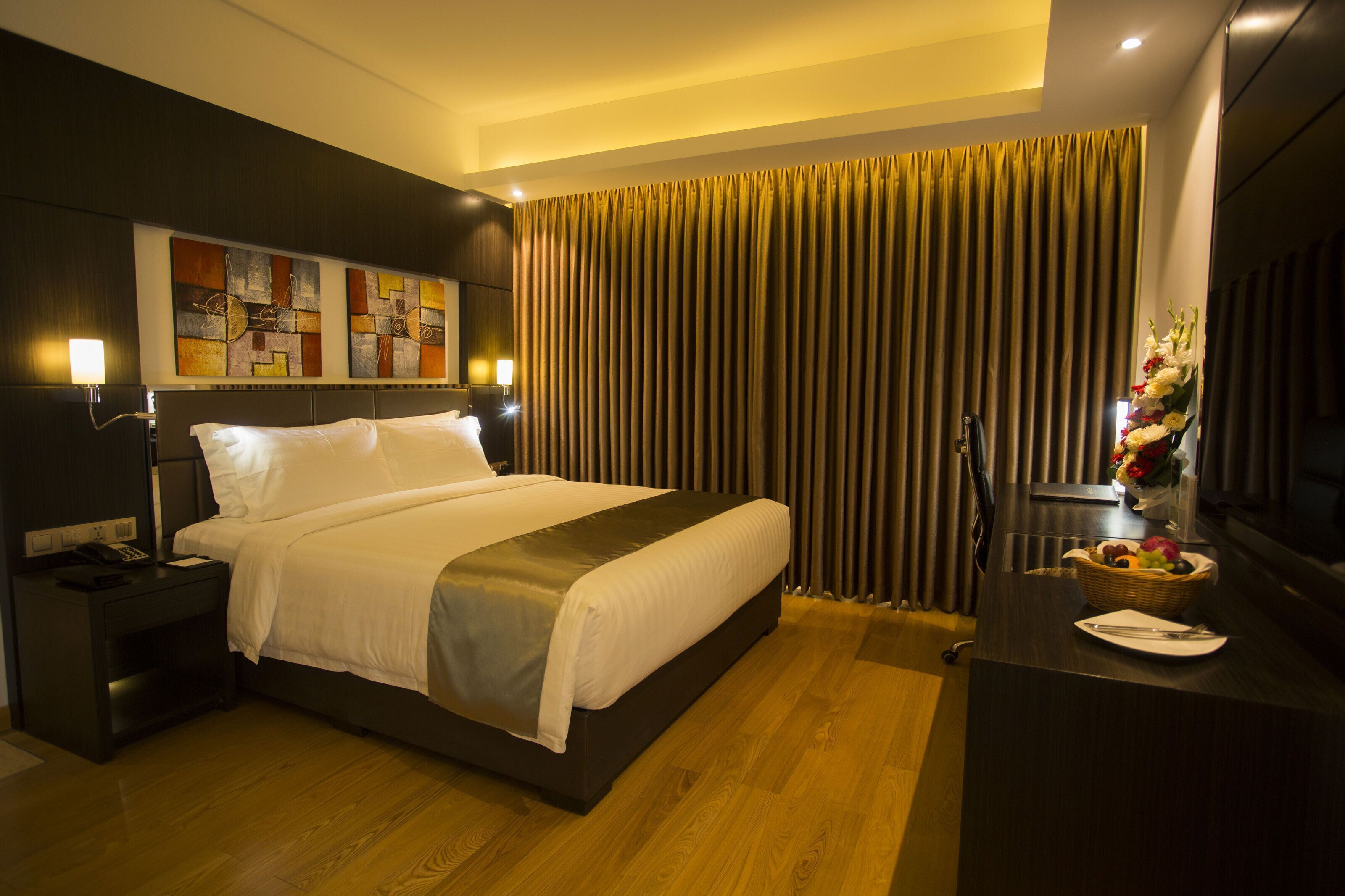 Premium bedding, down duvets, minibar, in-room safe