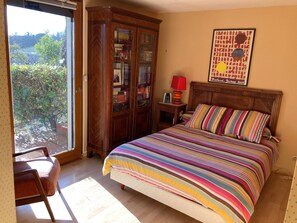 5 chambres, fer et planche à repasser, Wi-Fi, draps fournis